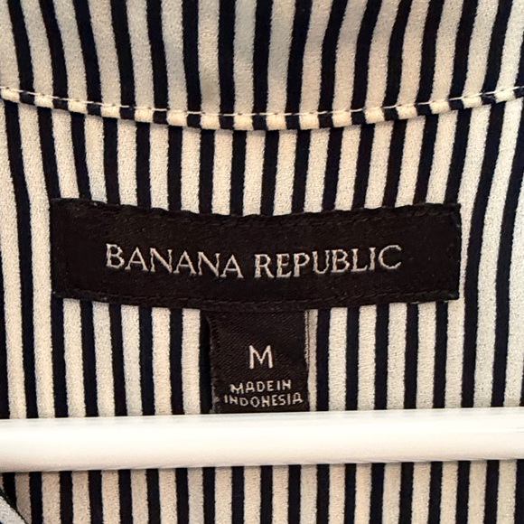 Banana Republic button up - Picture 2 of 4
